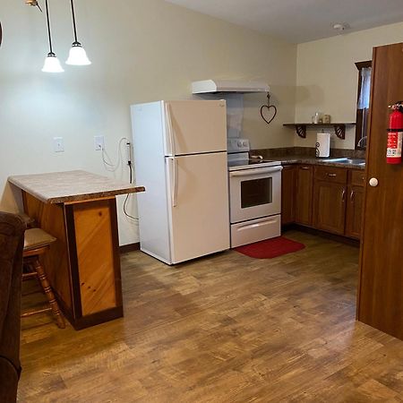 Dragonfly Meadows Guesthouse Stoutland Екстериор снимка