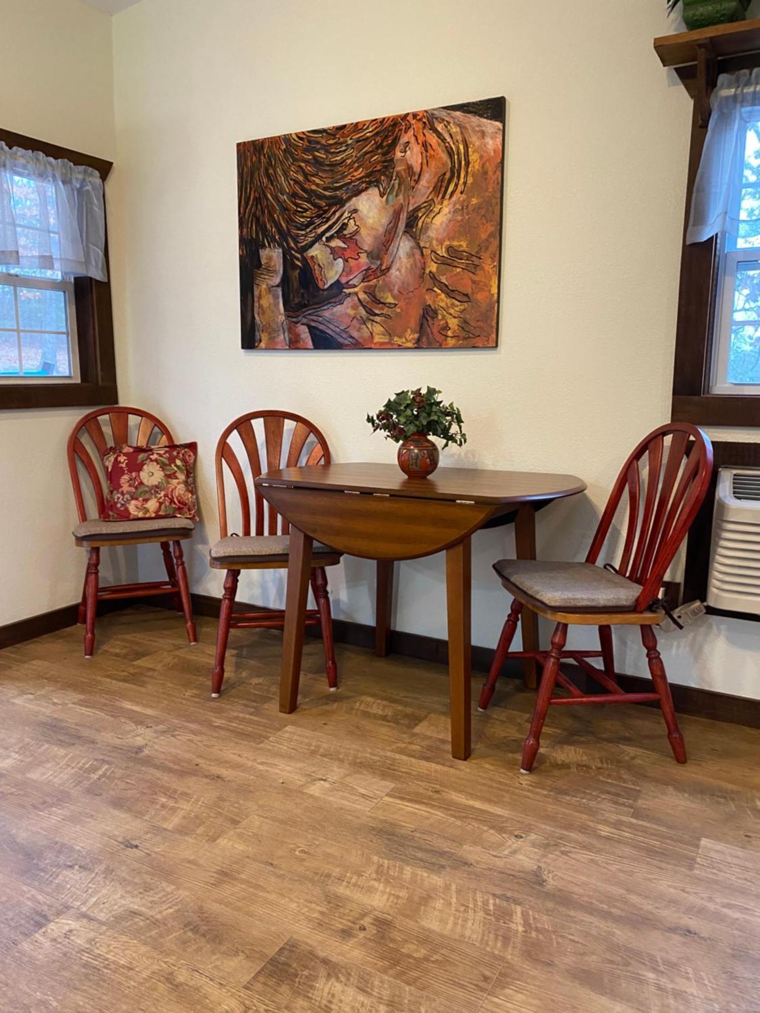 Dragonfly Meadows Guesthouse Stoutland Екстериор снимка